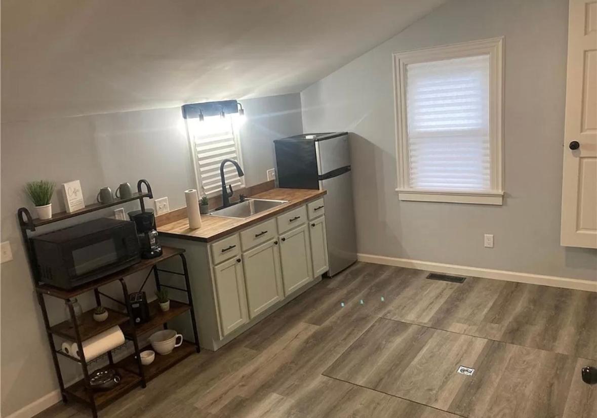 Attic Retreat 5 Minutes From Westside Market كليفلاند المظهر الخارجي الصورة